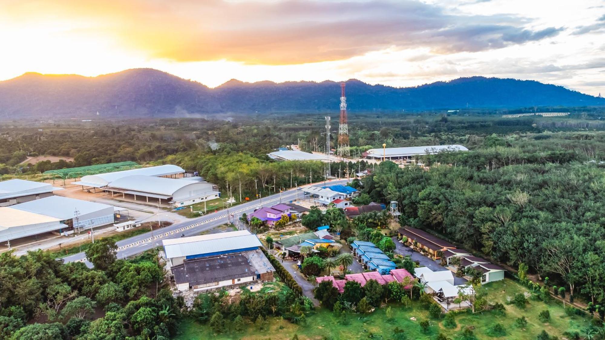 Отель Baan Suan Mee Tang Чантабури Экстерьер фото