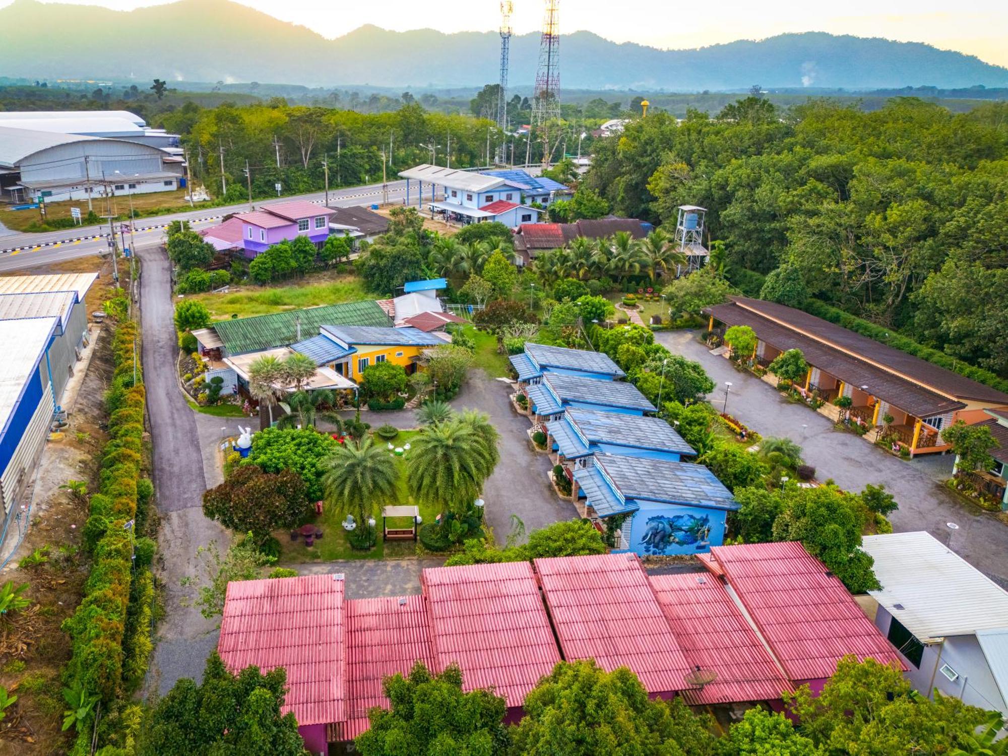 Отель Baan Suan Mee Tang Чантабури Экстерьер фото