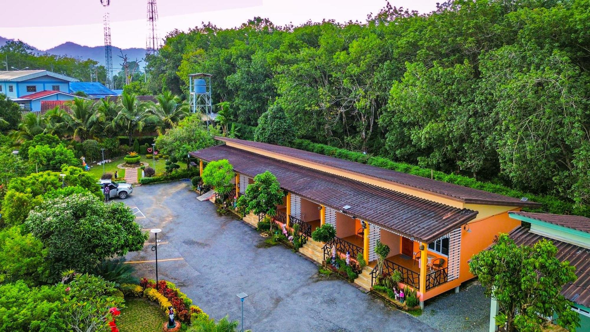 Отель Baan Suan Mee Tang Чантабури Экстерьер фото
